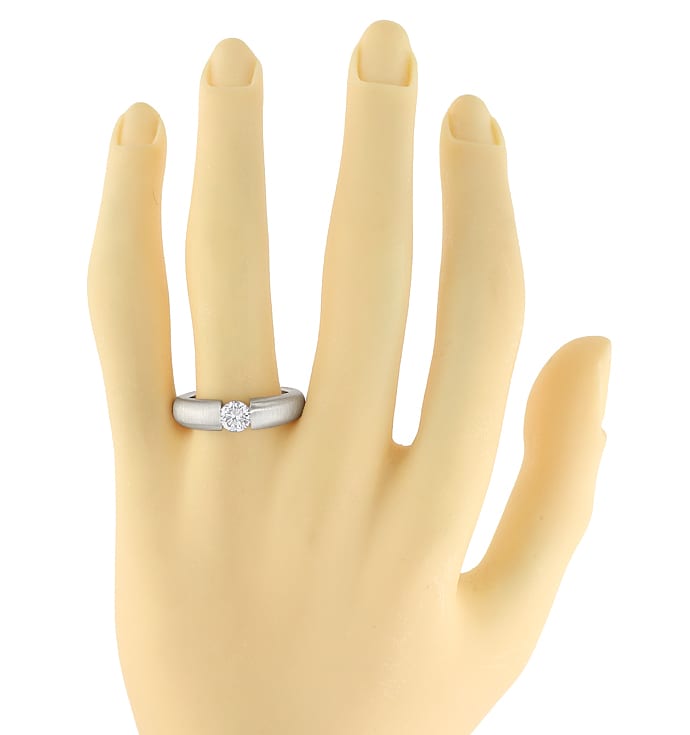 Foto 4 - Massiver Weißgold-Ring mit Halbkaräter Brillant, Q2551