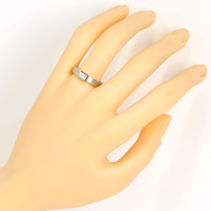 Foto 4 - Platin Gelbgold Design-Ring mit 0,44ct Diamant Baguette, R7357