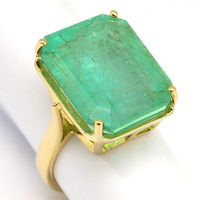 Foto 2 - Goldring mit riesigem 21ct großen Smaragd im Emeraldcut, R9207