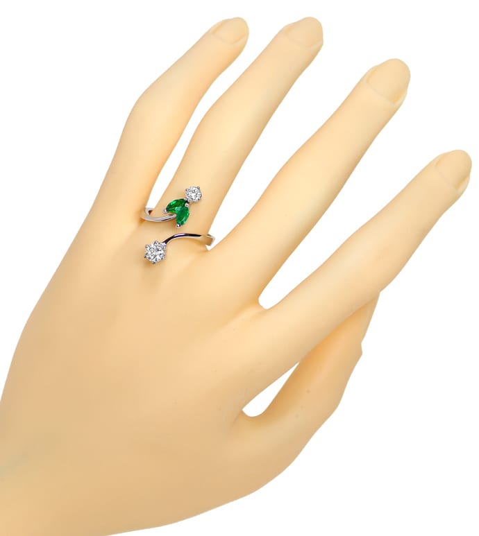 Foto 4 - Designer-Ring mit Smaragden und Brillanten in Weißgold, S1337