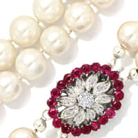 zum Artikel Zweireihige 1A Perlenkette Rubine Diamanten Verschluss, S2035