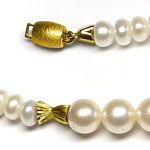 Perlenkette 62cm Akoya und Biwa, Gelbgold Zwischenteile